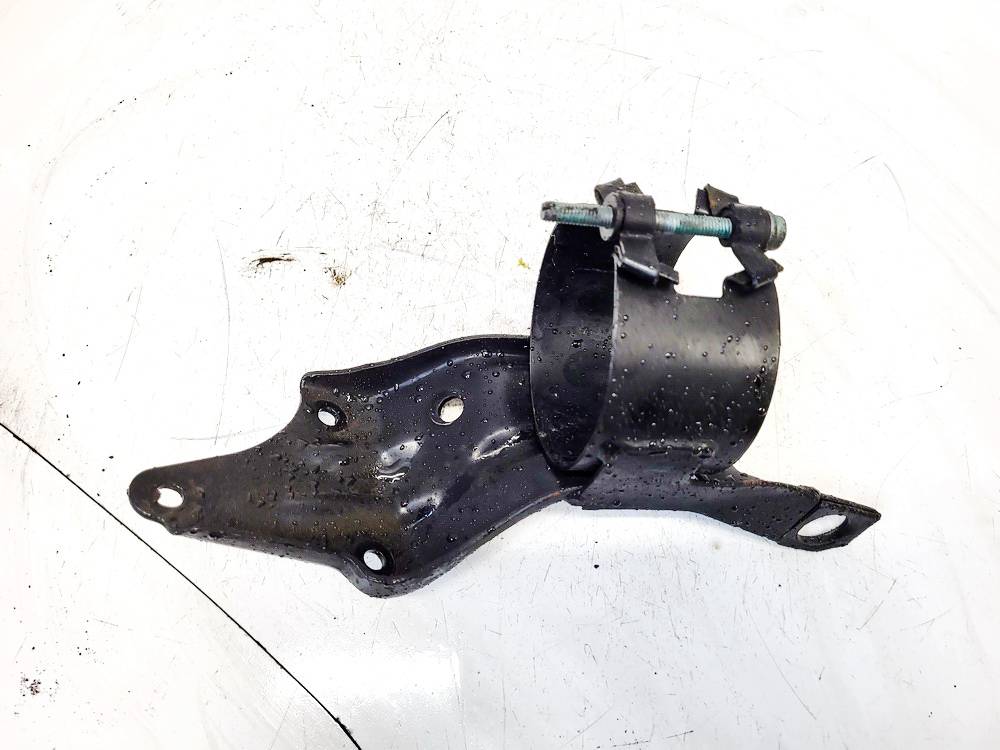 8D0127224D Volkswagen Passat 2003 Engine Mount Bracket and Gearbox Mount Bracket