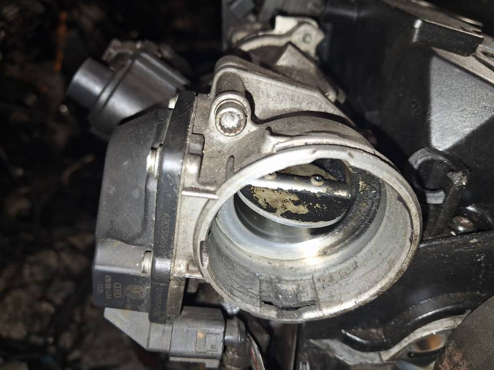 03G129637A Volkswagen Passat 2005 Droseline sklende