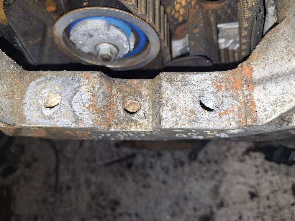 03G199207F Volkswagen Passat 2005 Moottorin kiinnike - Thumbnail 4