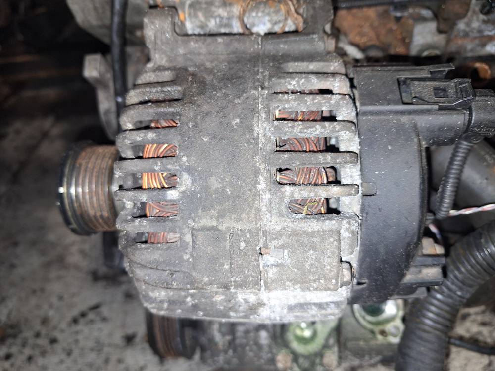 06F903023C Volkswagen Passat 2005 Alternator