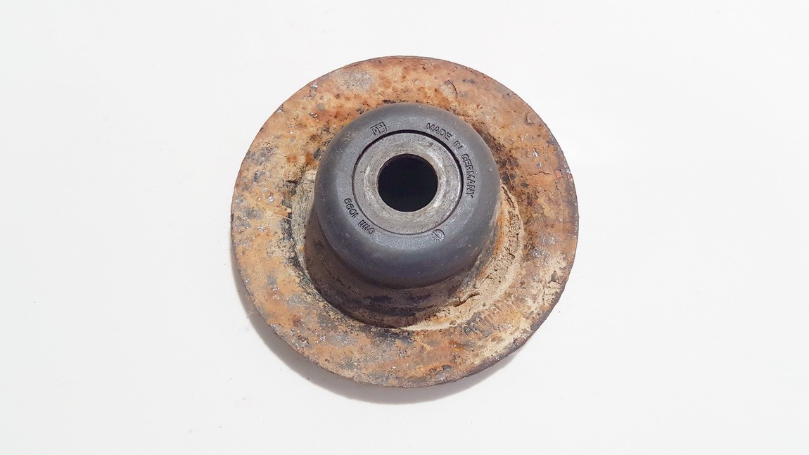 01111 Audi A3 1997 Soporte del muelle espiral - DELANTERO DERECHO