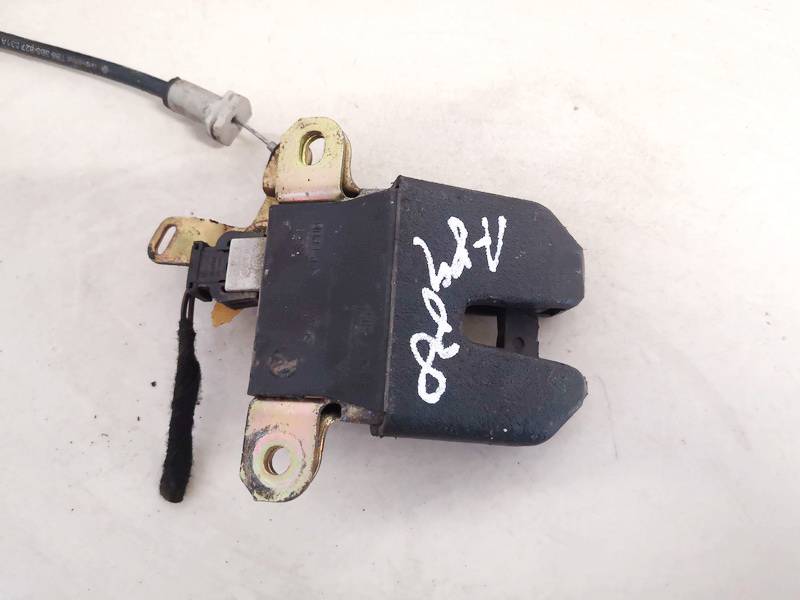 3B5827505M Skoda Superb 2002 Galinio Dangcio spyna G. (kapoto)