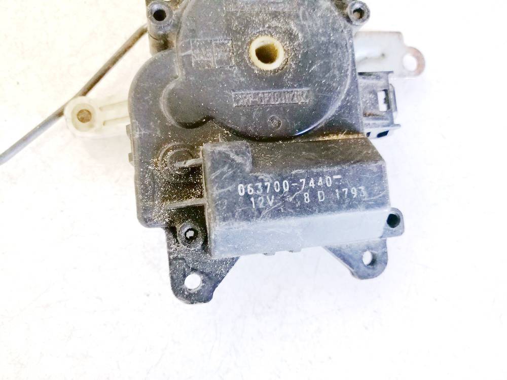 0637007440 Toyota Prius 2006 Heater Vent Flap Control Actuator Motor - Thumbnail 3