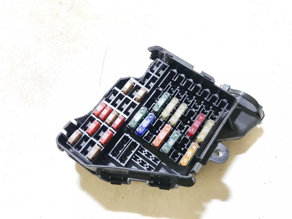 8D2941824 Audi A6 2007 Fuse box