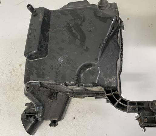 0FA04842138 Audi TT 2000 SOPORTE FILTRO AIRE, Caja del filtro de aire - Thumbnail 2