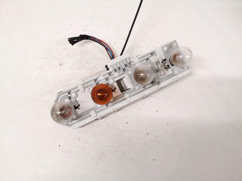 3U5945257 Skoda Superb 2004 Galiniu zibintu plata