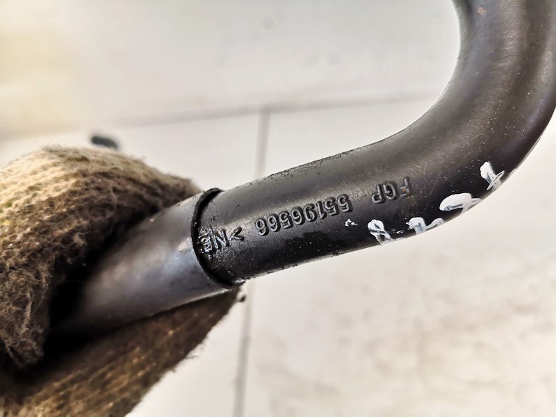 55196566 used Crankcase breather Vent Hose SAAB 95 2005 1.9L