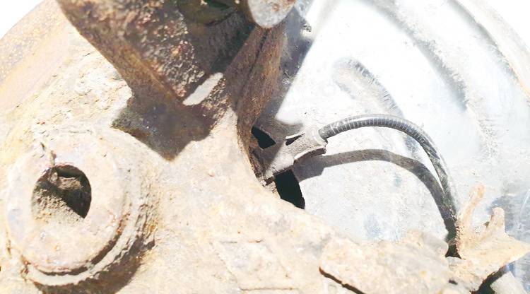 Renault Laguna 2009 ABS devējs - AIZMUGURE PA KREISI