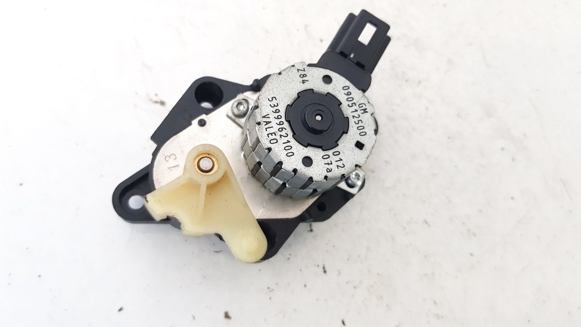 090512500 Opel Omega 2001 Heater Vent Flap Control Actuator Motor