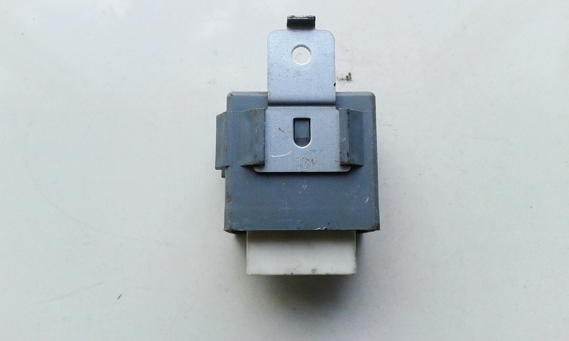 RZ0159 USED Fuel Pump Relay Honda HRV 1999 0.0L 14EUR EIS00801881 Used Auto Parts Shop