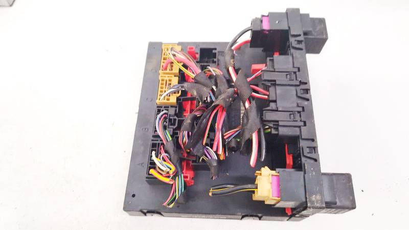 3C0937049J Volkswagen Passat 2006 Fuse box