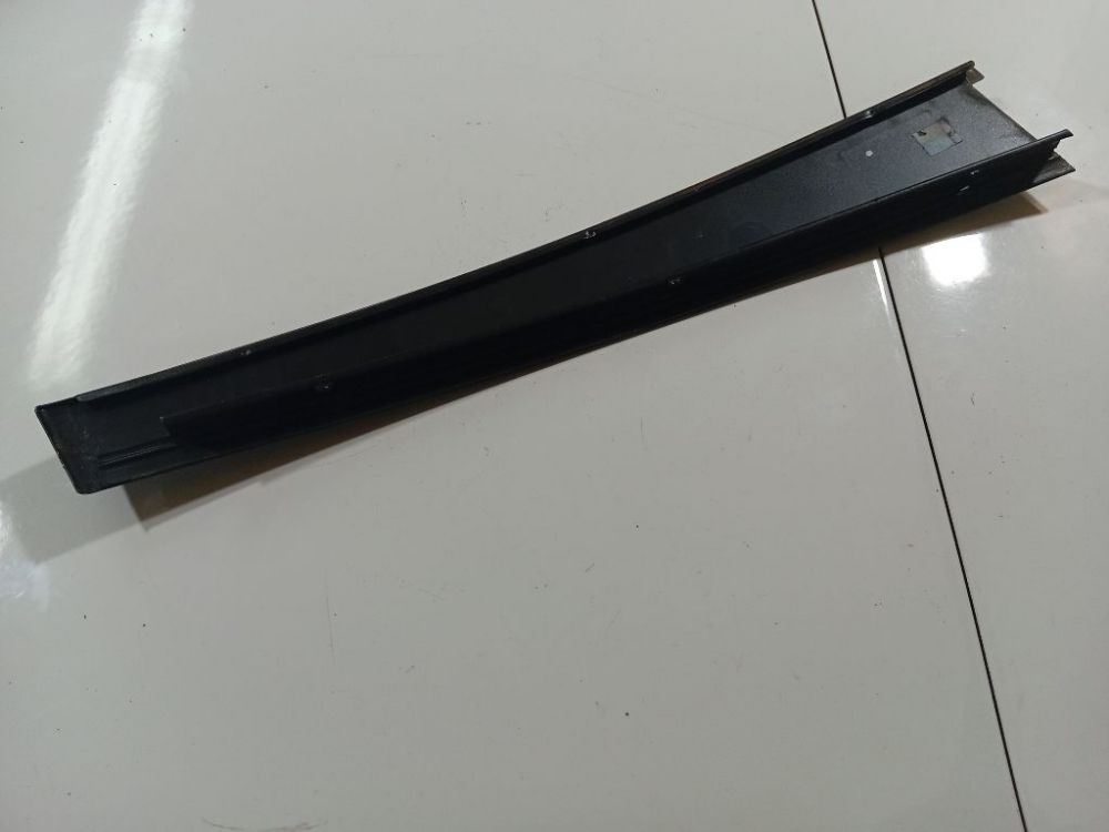 3B0837902 Volkswagen Passat 1999 Listwa szyby drzwi - PRZEDNIE PRAWE - Thumbnail 2