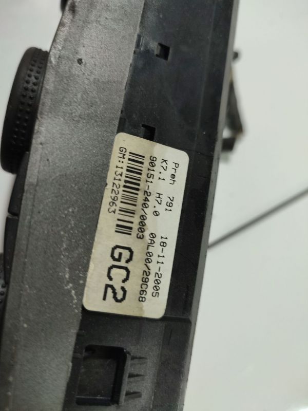 GM13122963 Opel Astra 2005 Climate Control Panel (heater control switches) - Thumbnail 4