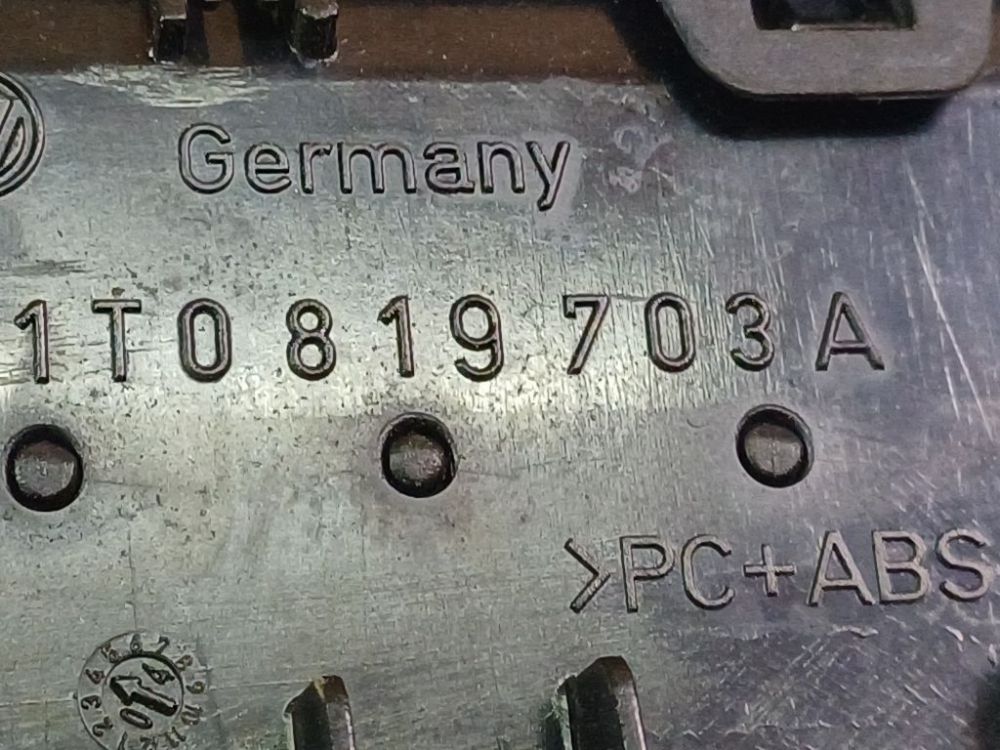 1T0819703A Volkswagen Touran 2004 Dash Vent (Air Vent Grille) - Thumbnail 4