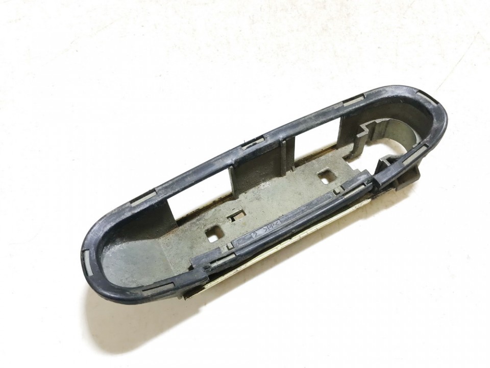 4B1837885 Audi A6 1998 Durvju ārējā roktura - PRIEKŠA PA KREISI