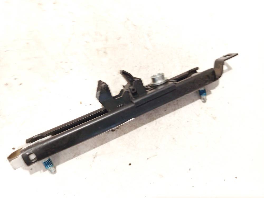 13166032 Opel Astra 2005 Seat belt adjustment rail - FRONT RIGHT