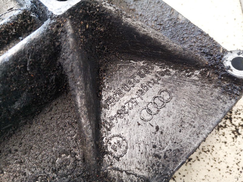 028260885A Volkswagen Passat 1998 Кронштейн двигателя и Кронштейн коробка передач - Thumbnail 3