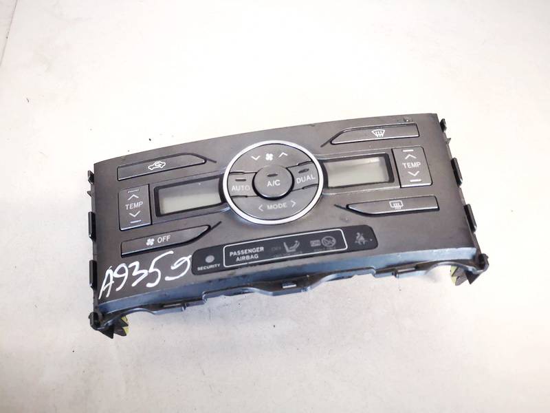 5590002220B Toyota Auris 2008 Climate Control Panel (heater control switches)