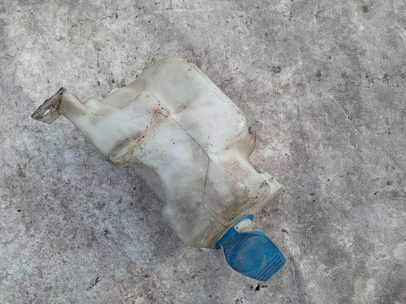 1J0955453N Volkswagen Bora 2000 Windshield Washer Reservoir tank (WASHER BOTTLE)