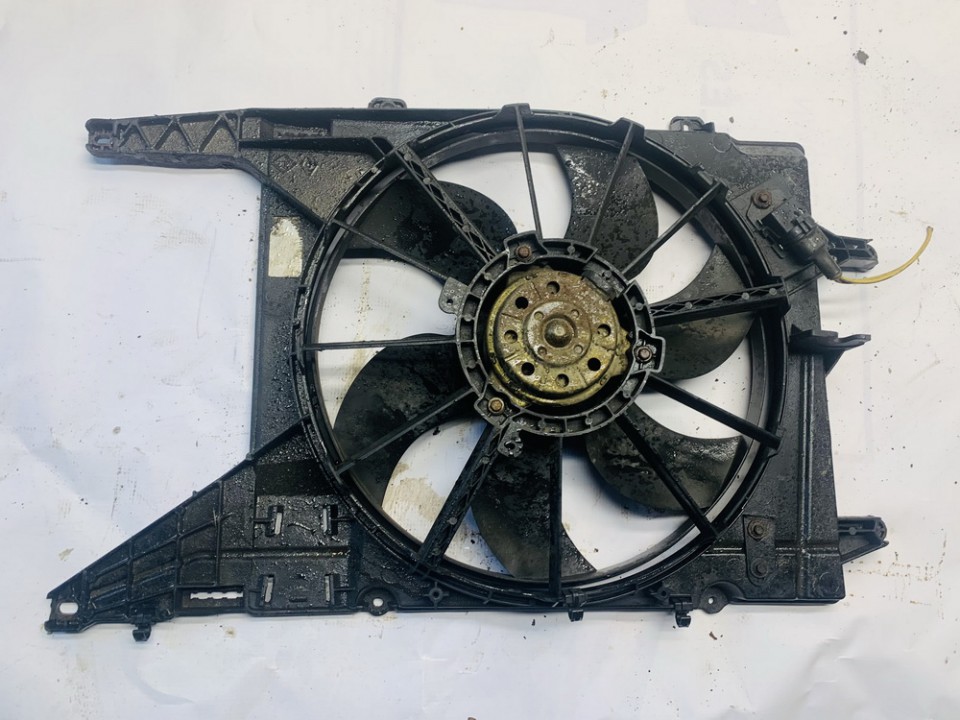 Renault Megane 2000 Diffuser, Radiator Fan