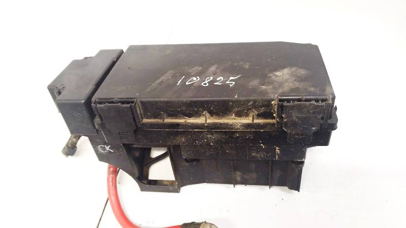 015349211 Opel Astra 2005 Fuse box