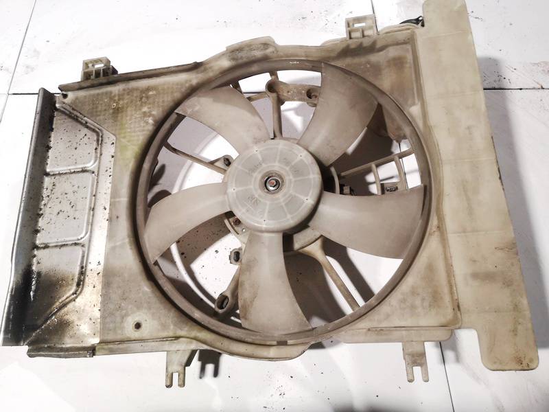 Toyota Yaris 2007 Diffuusori (Jäähdyttimen Tuuletin)