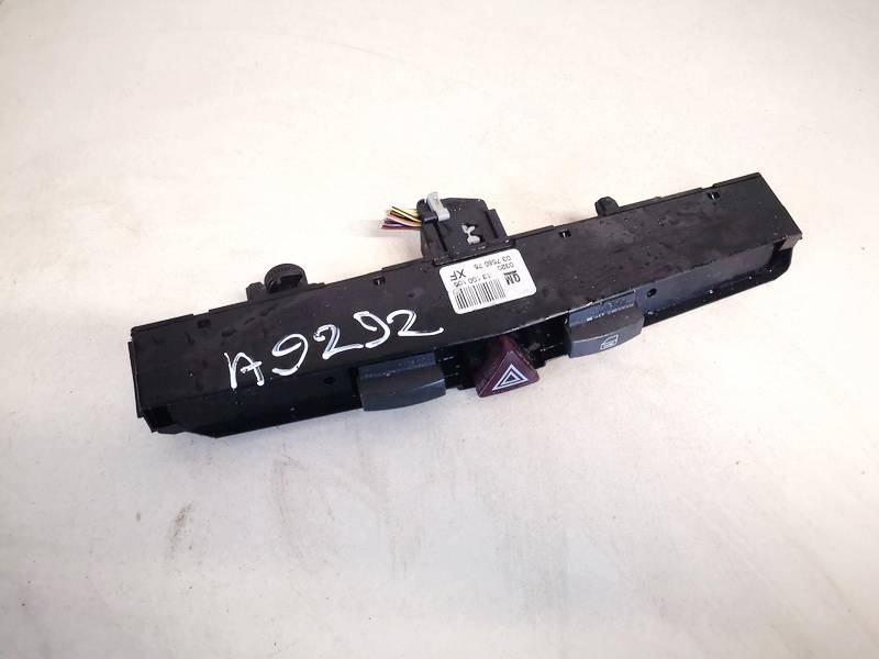 13100105 Opel Astra 2004 Hazard switch