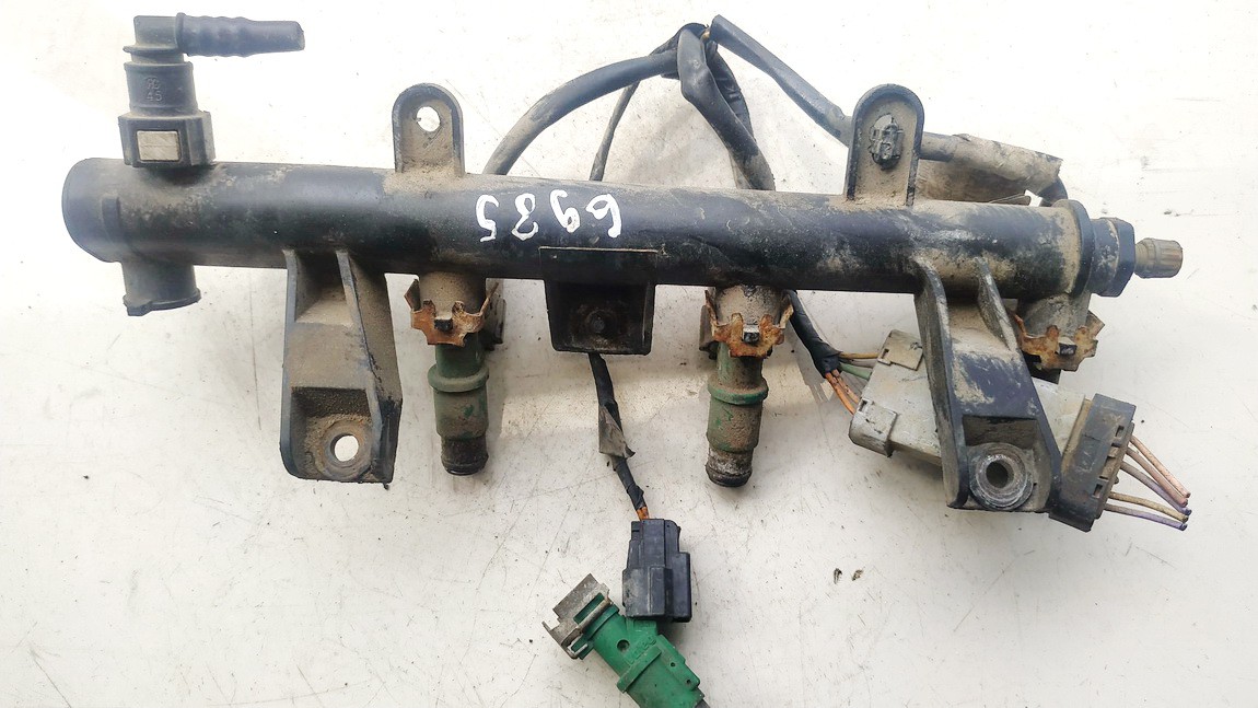 9655833580 USED Fuel injector rail (injectors)(Fuel distributor ...