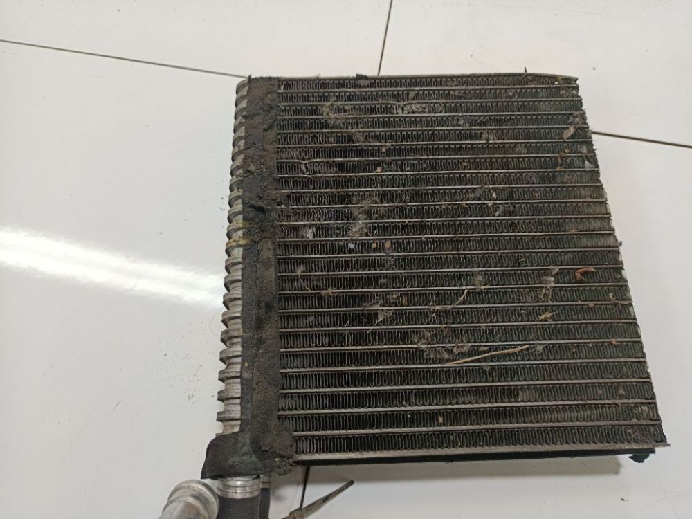 TD263 Volvo V50 2004 Ilmastointilaitteen jäähdyttimen säleikkö - Thumbnail 2