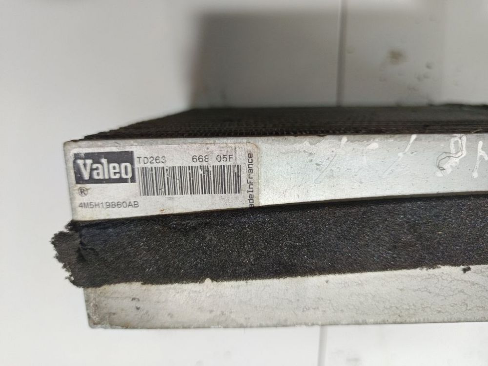 TD263 Volvo V50 2004 Ilmastointilaitteen jäähdyttimen säleikkö - Thumbnail 4