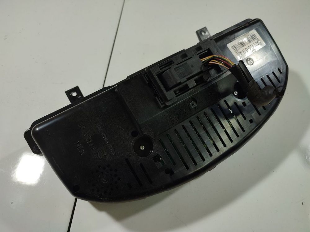 A2C33184181 Volkswagen Passat 2007 Spidometrs – instrumentu panelis - Thumbnail 4