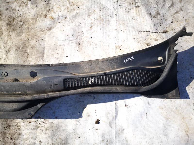 Volvo V50 2004 Pyyhkijän mekanismin suojus - Thumbnail 2