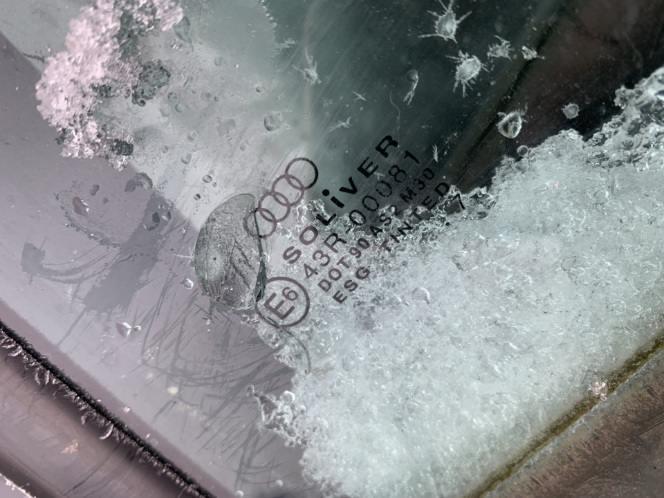 Audi A6 1997 Door window frame - REAR LEFT - Thumbnail 3