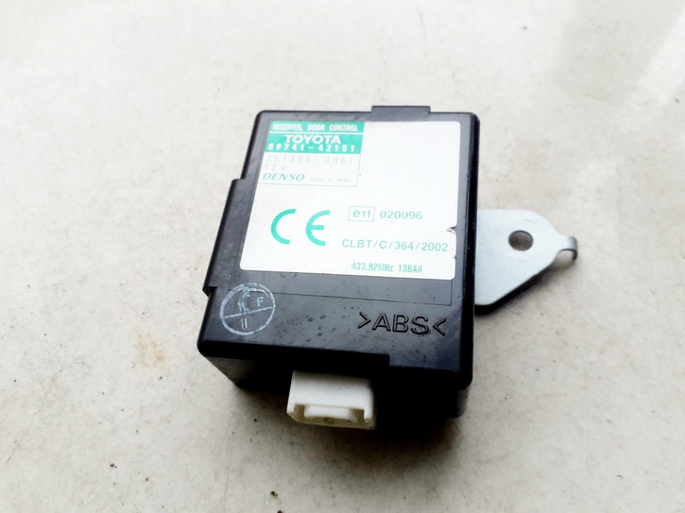 8974142151 Toyota RAV-4 2005 Door control relay (DOOR CONTROL UNIT MODULE ECU )