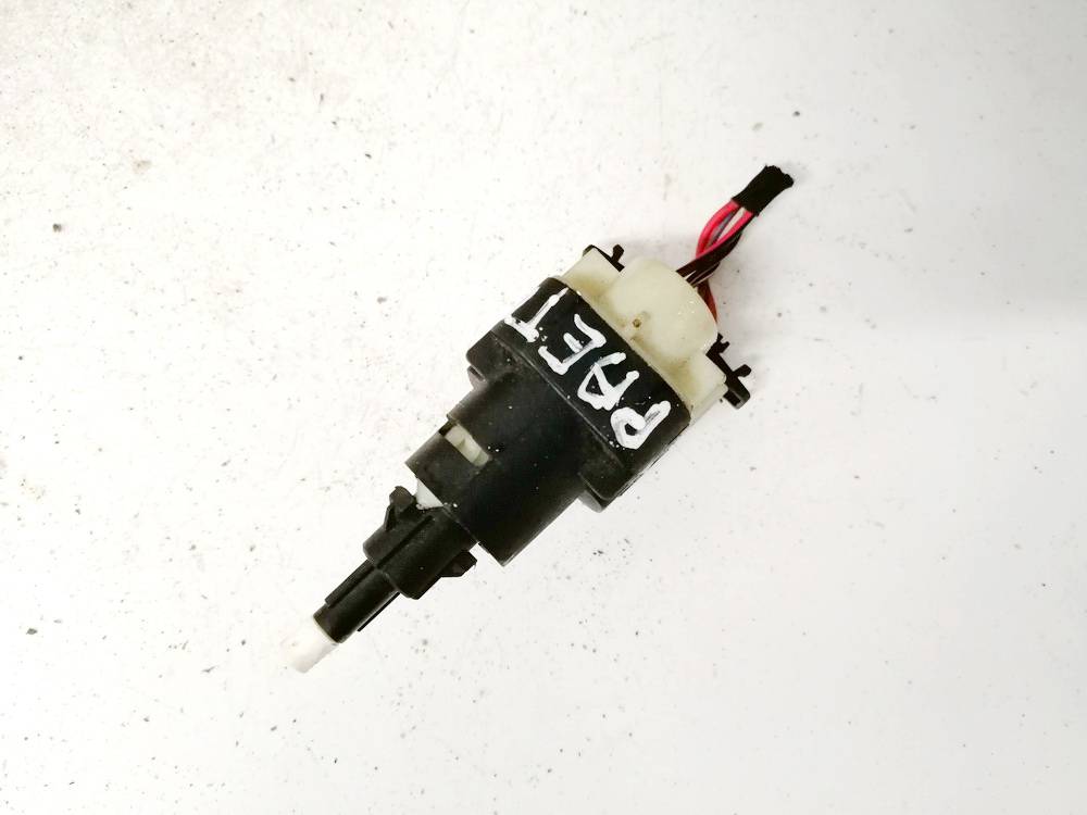 1K2945511 Volkswagen Golf 2004 Jarruvalojen anturi - Thumbnail 2