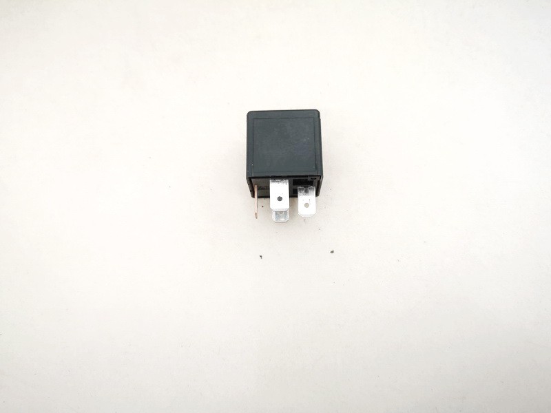 90464760 v23134k52x220 Relay module Opel Vectra 2000 2.0L