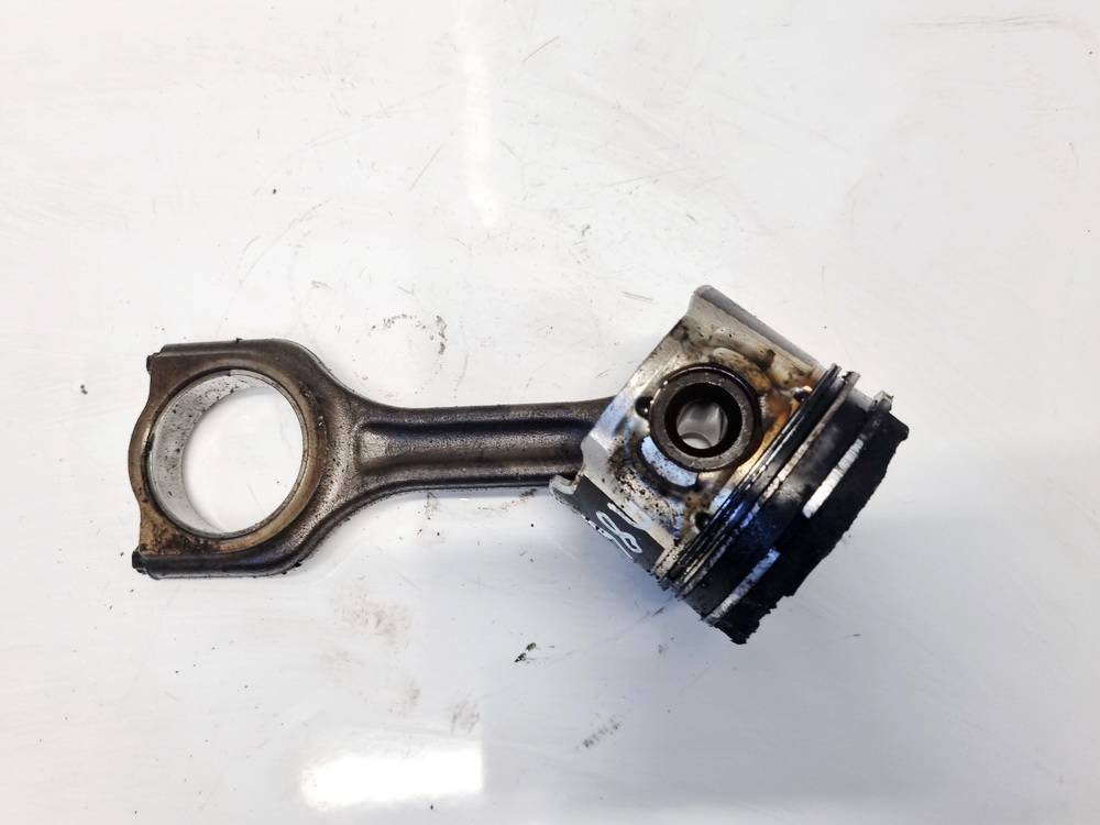 Citroen Xsara Picasso 2004 Tłok z korbowodem