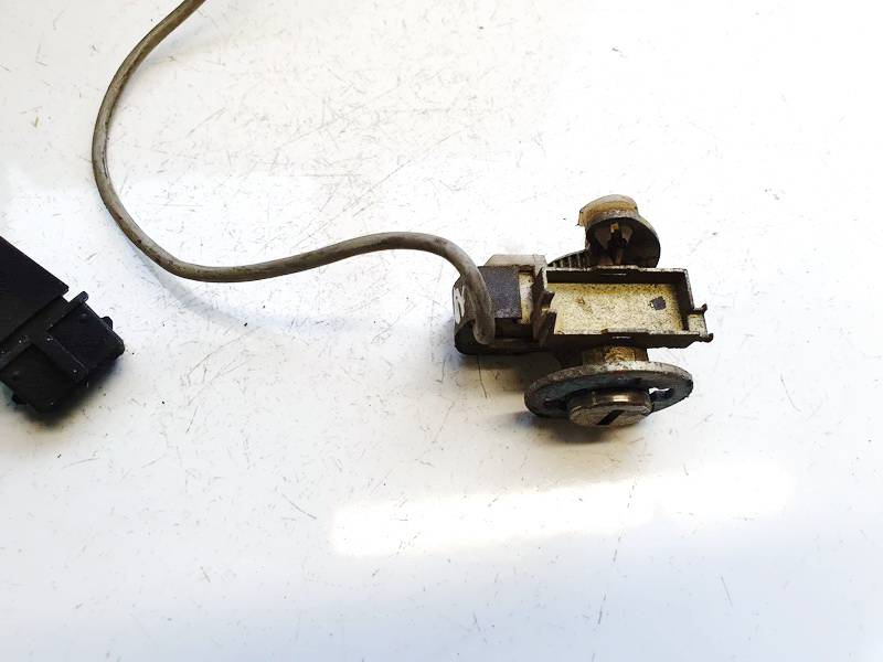 Audi A6 1995 Zamek drzwi (serduszko) - Thumbnail 2