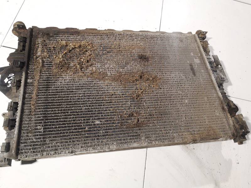 Volvo V70 2010 Chłodnica wody