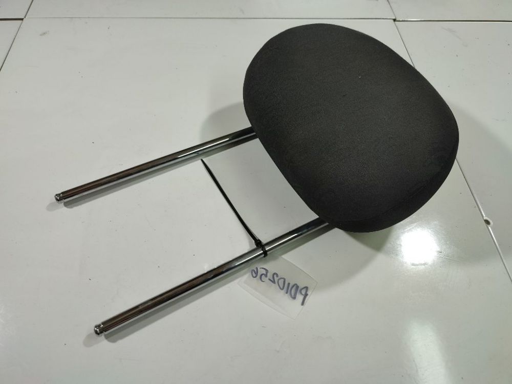 Mercedes-Benz C-CLASS 2002 Seat headrest