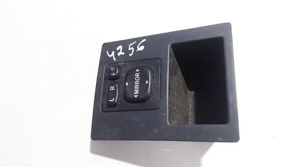 5892542020 Toyota RAV-4 2007 Wing mirror control switch (Exterior Mirror Switch)