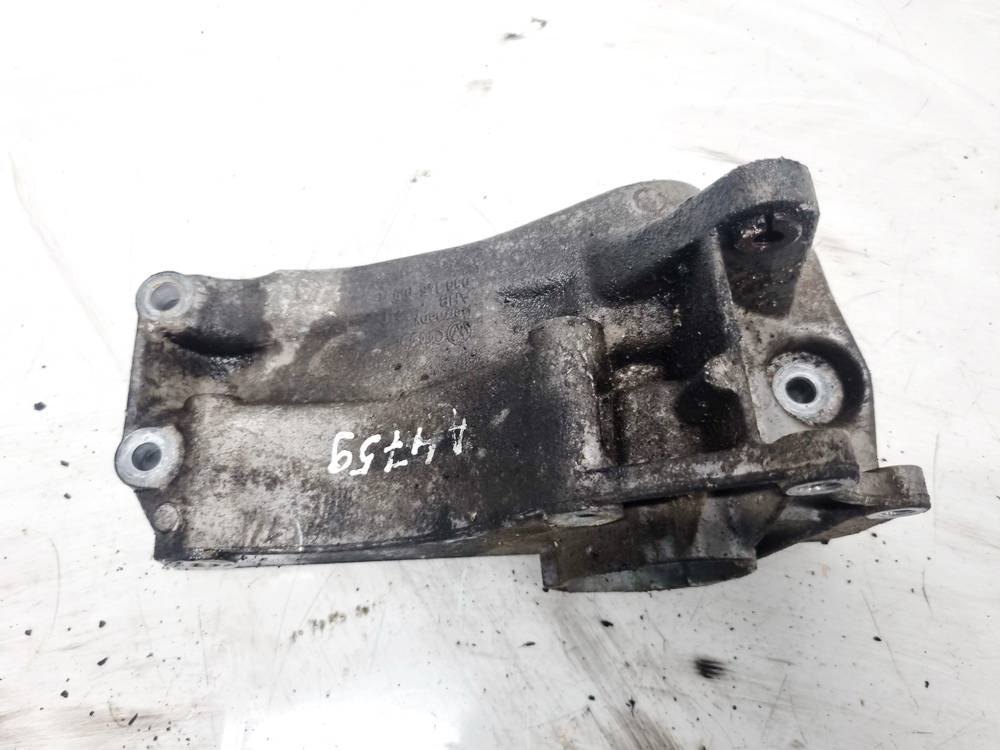 030145169H Skoda Octavia 1997 Wspornik silnika