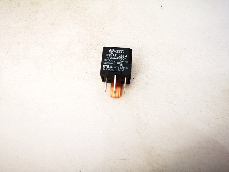 3d0951253a used Relay module Volkswagen Touran 2005 1.6L EIS01351954