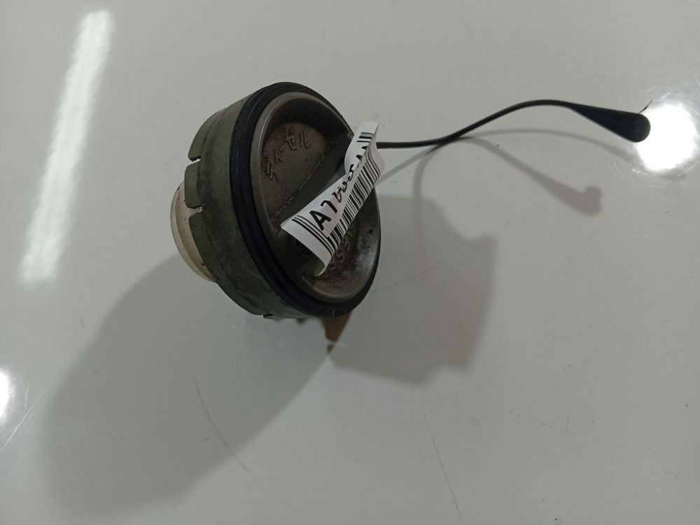 Toyota Avensis Verso 2005 Tankdeckel Deckel - Thumbnail 2