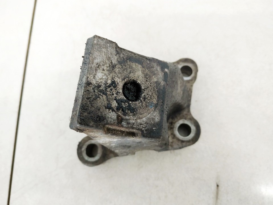 Audi A6 2005 Variklio kronsteinas ir Greiciu dezes kronsteinas - Thumbnail 3