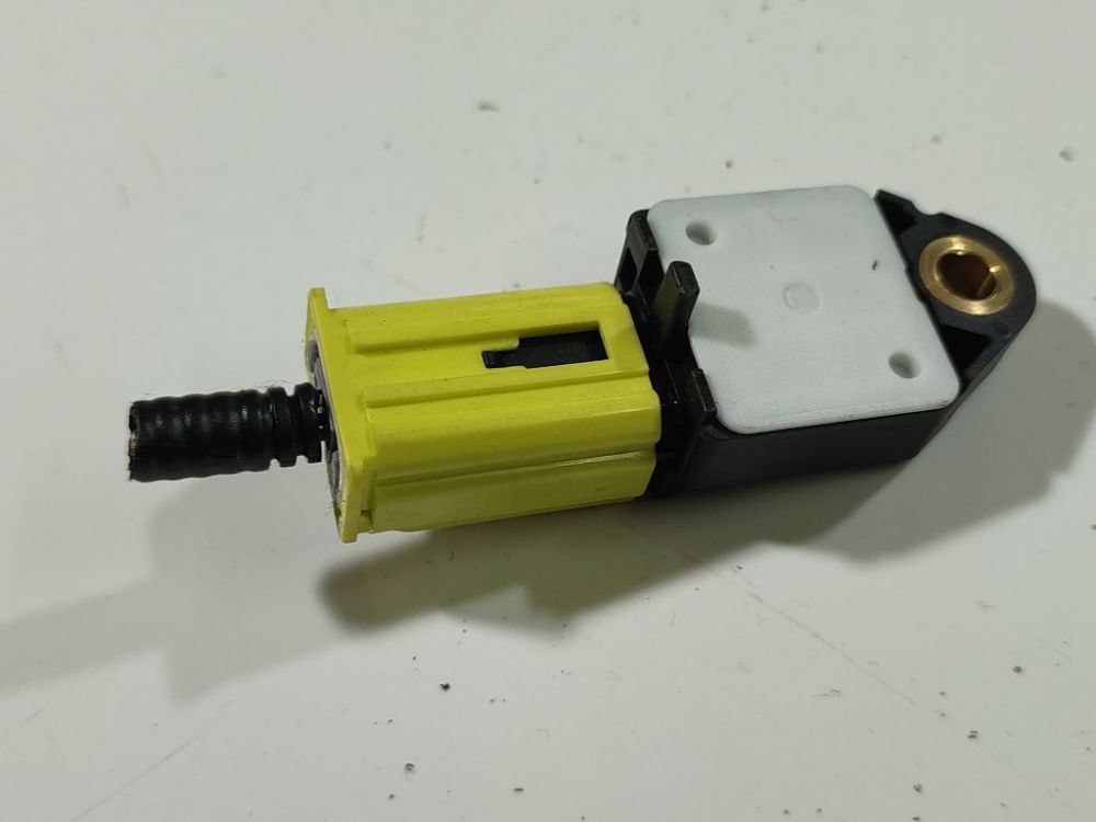 8983102080 Toyota Auris 2007 Srs Airbag crash sensor - Thumbnail 3