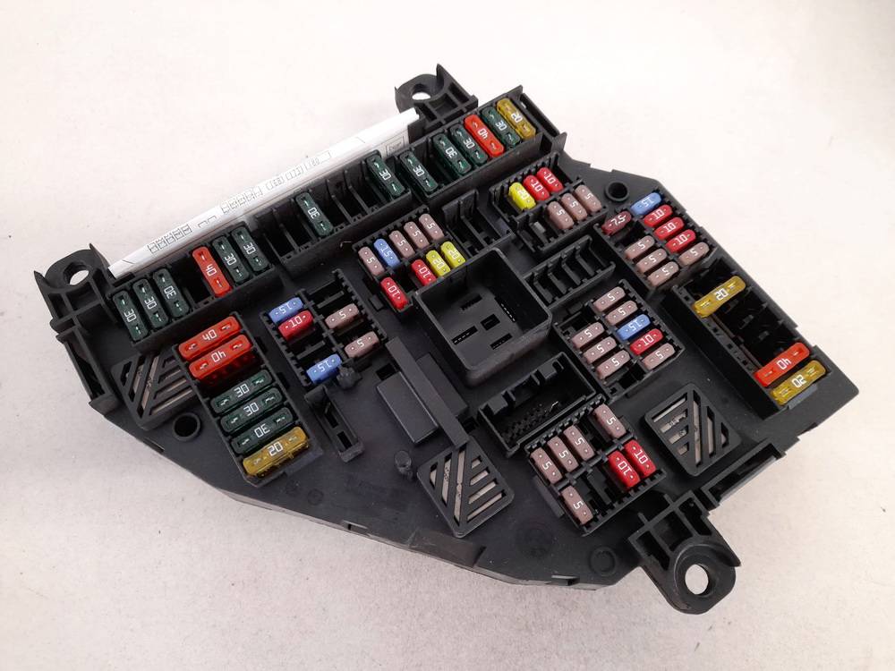 926492301 BMW 5-Series 2012 Fuse box