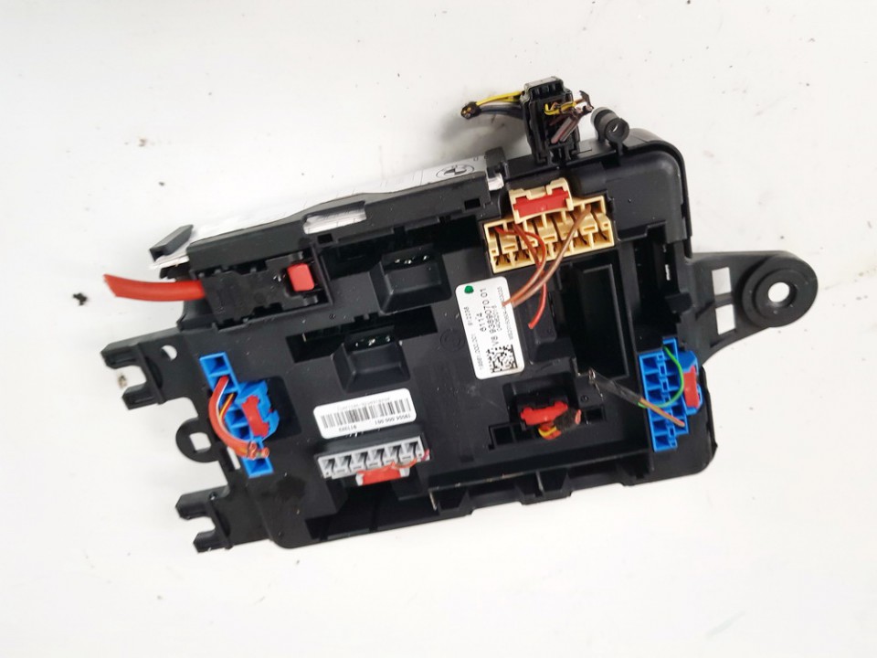 938907001 BMW 1-Series 2017 Fuse box
