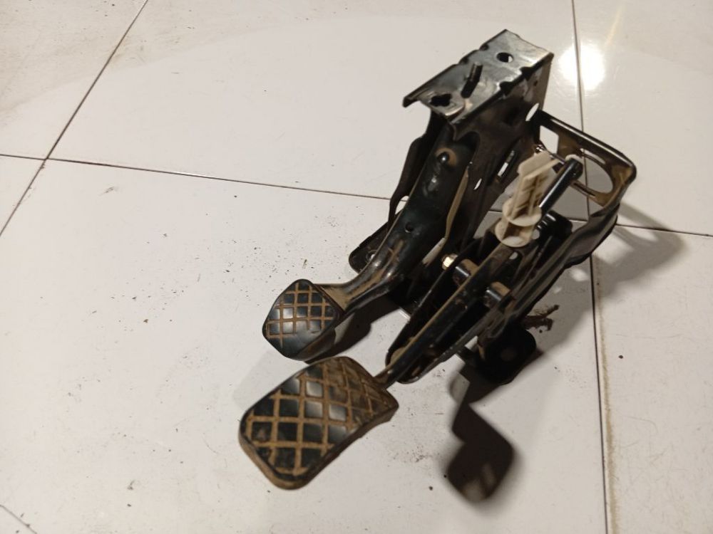 Skoda Octavia 1998 Pedal work, Brake pedal, Pedal bracket, Clutch pedal