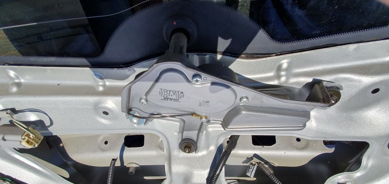 851300F010 Toyota Corolla Verso 2006 Wiper motor (Rear Screen Wiper Engine) - REAR